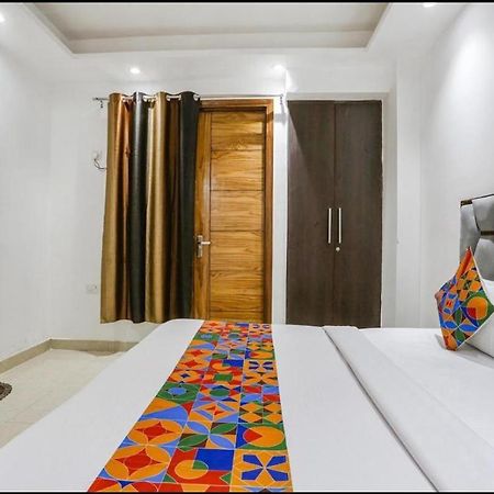 Hotel 24By7 New Delhi Extérieur photo