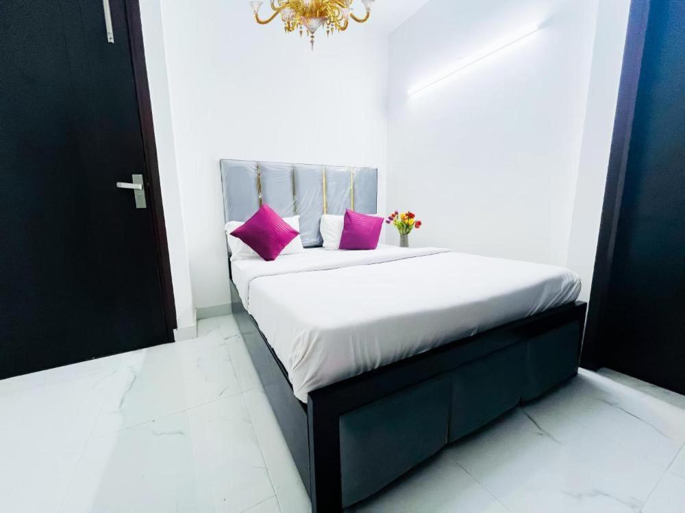 Hotel 24By7 New Delhi Extérieur photo