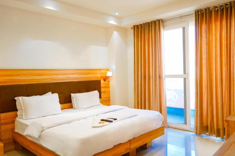 Hotel 24By7 New Delhi Extérieur photo