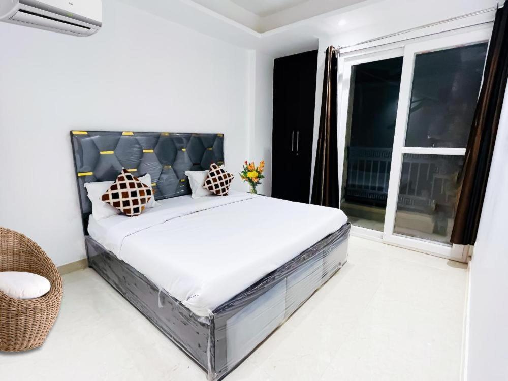 Hotel 24By7 New Delhi Extérieur photo