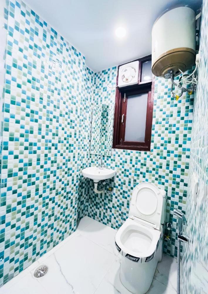 Hotel 24By7 New Delhi Extérieur photo